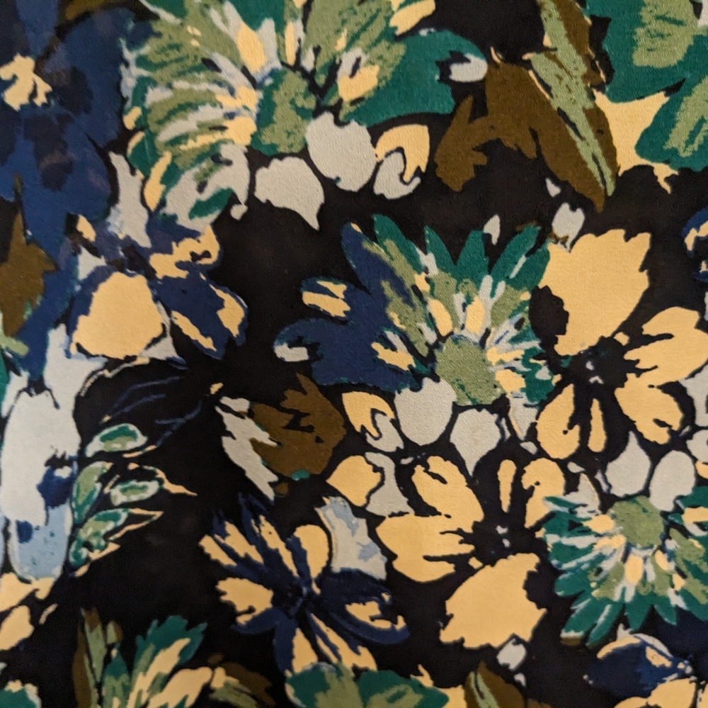 🔴3/$15. Van Heusen blue, floral, long sleeve blouse, size XXL - Picture 10 of 14